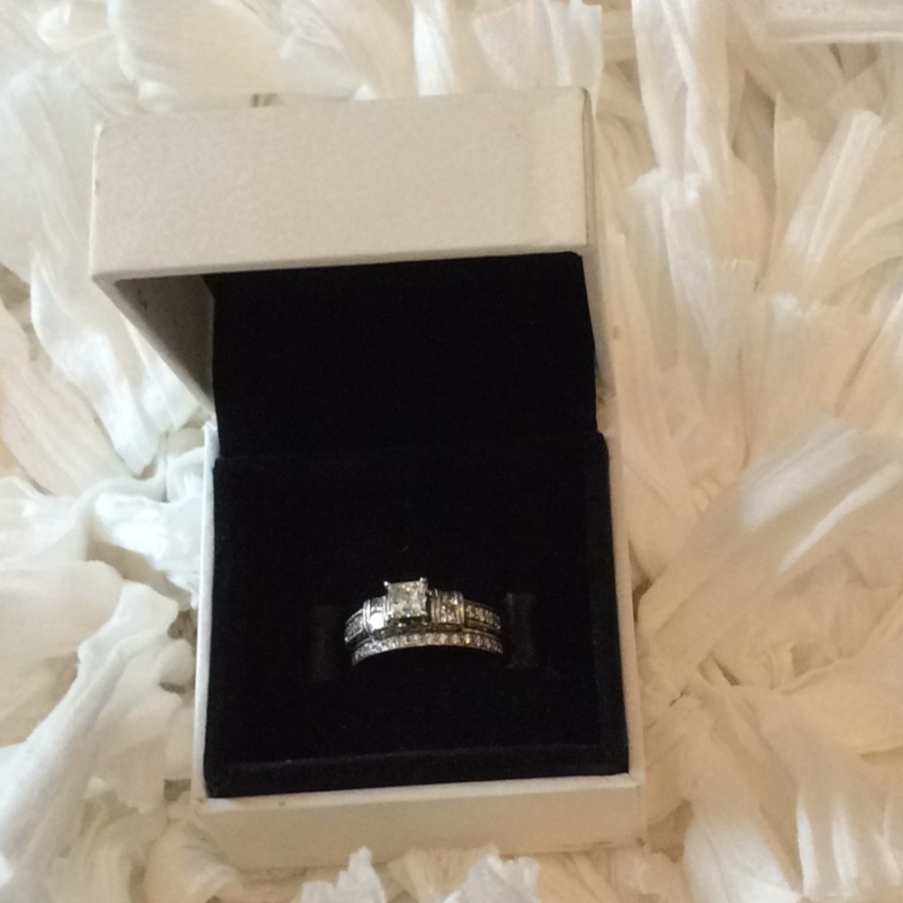 Neil Lane bridal set Leo diamond sz4.5 vs2
